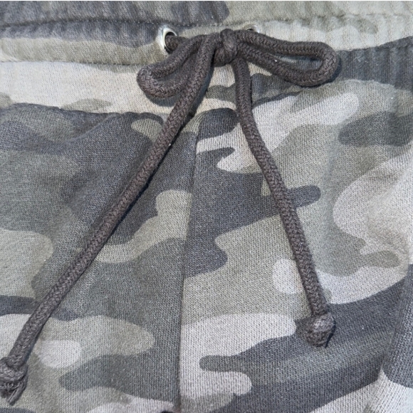 NWT Wild Fable Unisex Camo Print High-Rise Jogger Sweatpants - Picture 5 of 6